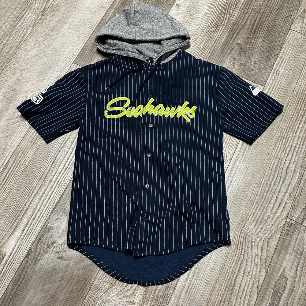 NFL Team Apparel Seattle Seahawks Short Sleeve Button Up Hoodie #76 striped Navy